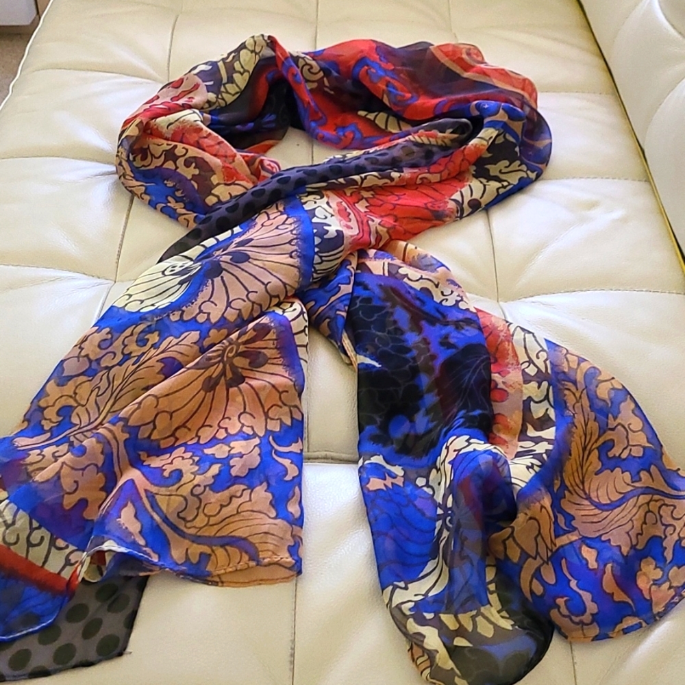 Rectangular silk scarf